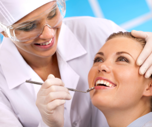 klinisk tandtekniker på job